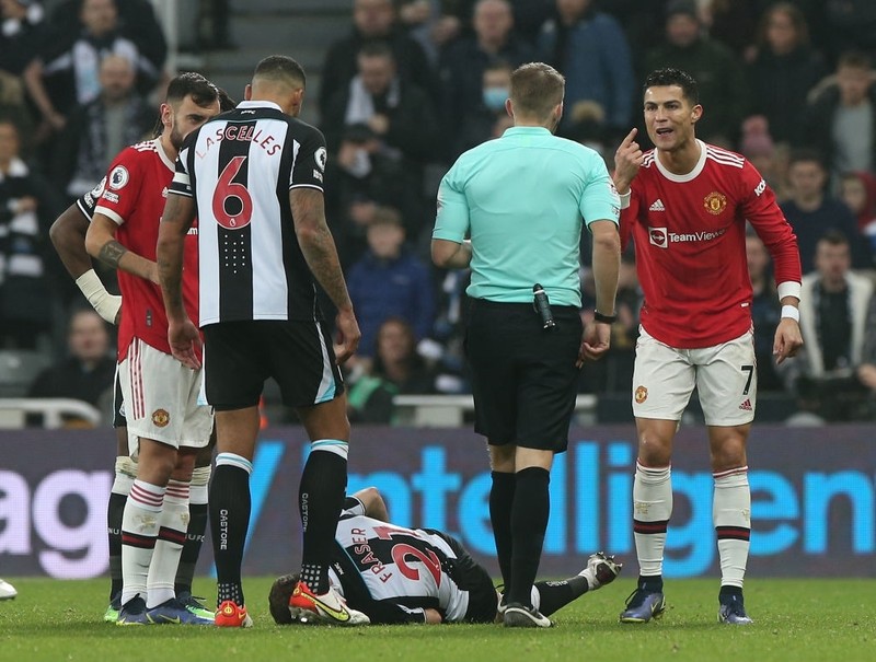 Cựu hậu vệ MU chê bai Ronaldo và Fernandes - ảnh 3