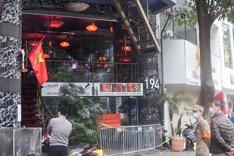 Cận cảnh nhà hàng ăn uống bị phong tỏa do phát hiện 4 F0 ở Hà Nội - ảnh 4