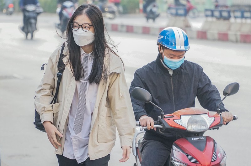 Vừa học trực tiếp, 1 quận ở Hà Nội đã phải cho học sinh tạm dừng tới trường - ảnh 1
