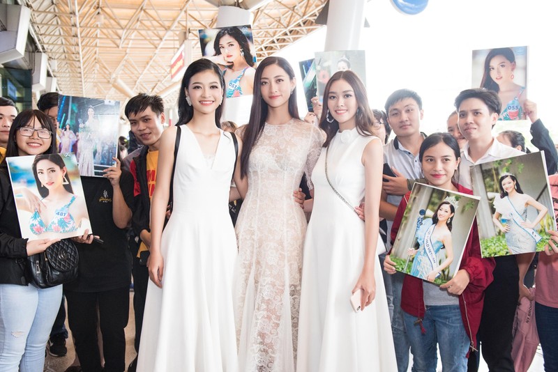 Vừa đến TP.HCM, tân hoa hậu, á hậu gây 'náo loạn' sân bay - ảnh 7