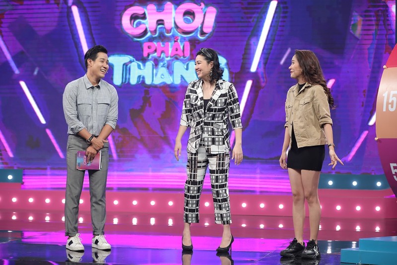 Lê Khánh tặng tiền cho nhân vật trước khi chơi gameshow - ảnh 3