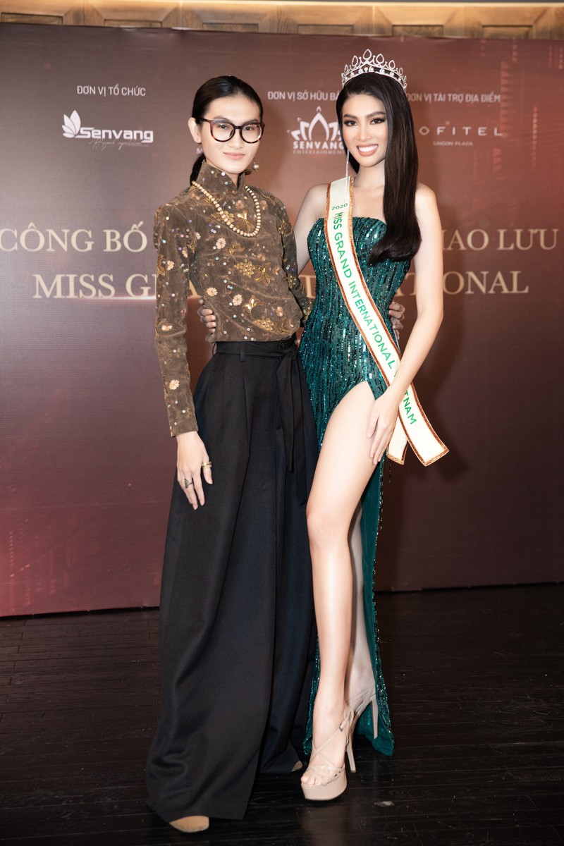 Quốc phục 30kg của Á hậu Ngọc Thảo ở Miss Grand International - ảnh 1