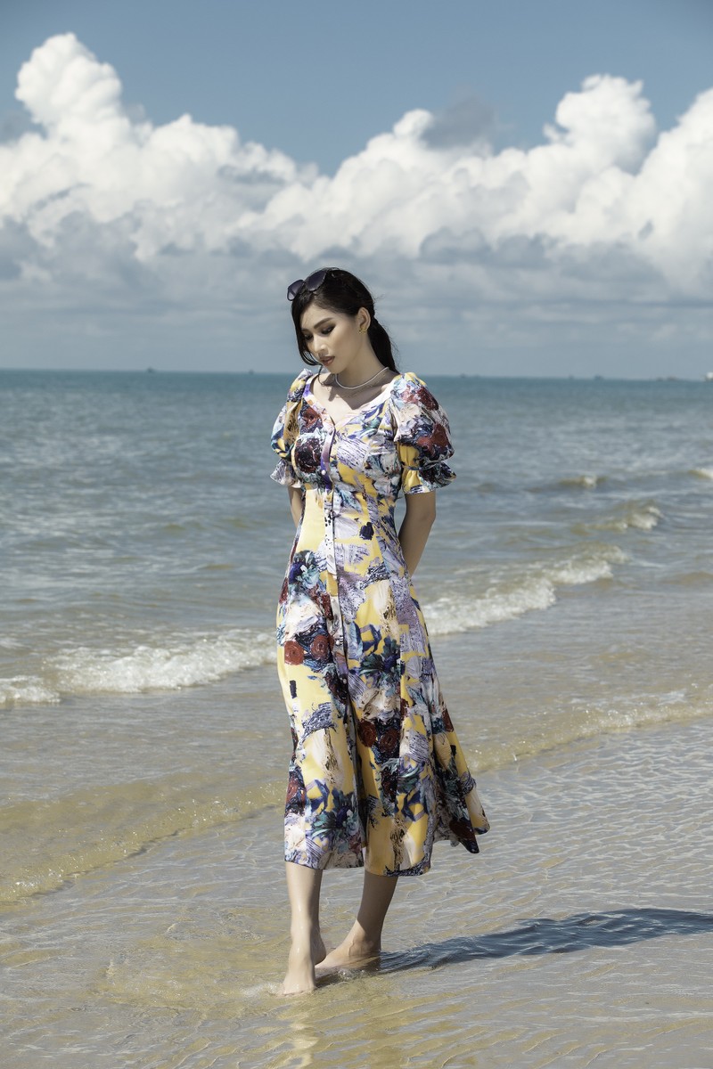Á hậu Ngọc Thảo comeback với hình ảnh nàng thơ trên bãi biển - ảnh 3