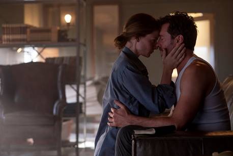 Hugh Jackman lần theo dấu vết ký ức trong trailer mới của Reminiscence - ảnh 2