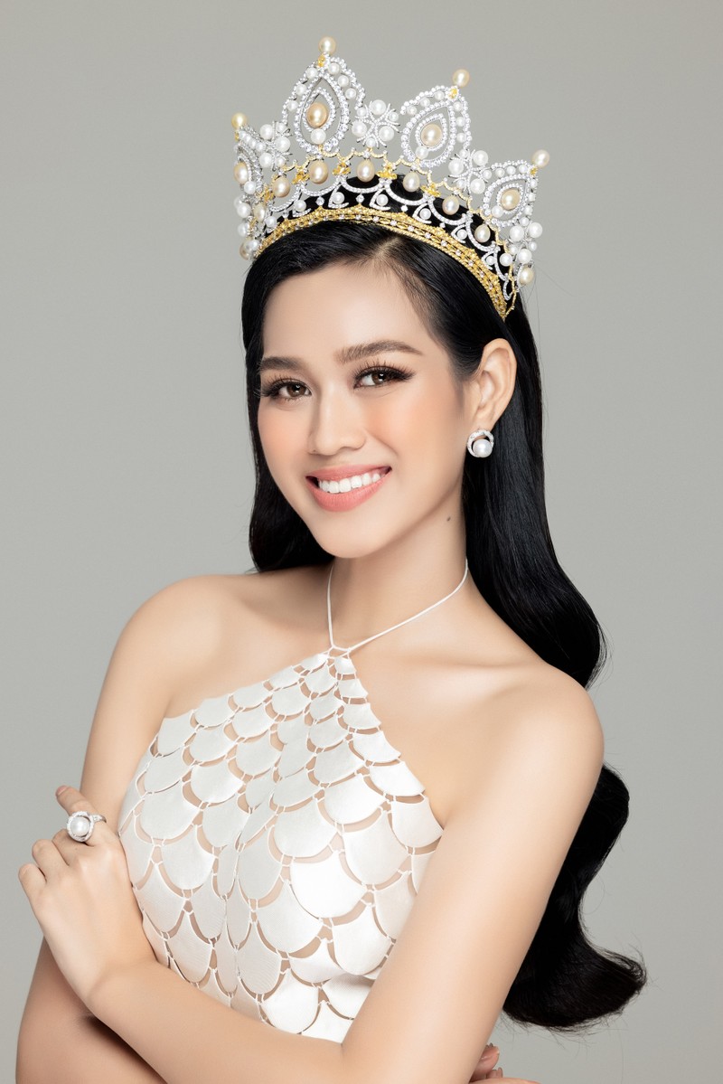 Bản phác thảo đầm dạ hội cho Hoa hậu Đỗ Thị Hà tại Miss World 2021 - ảnh 6