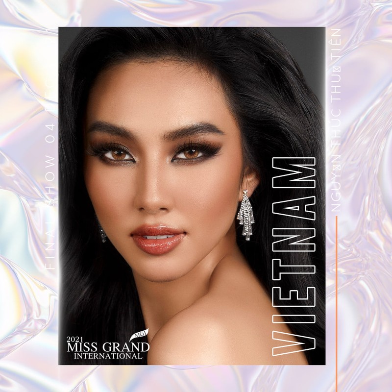 Thùy Tiên tạo ấn tượng mạnh mẽ ngay khi chào sân 'Miss Grand International 2021' - ảnh 1