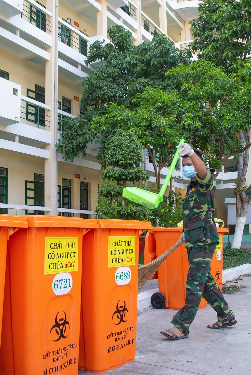 Bên trong nhà máy xử lý rác thải y tế liên quan COVID-19 ở TP.HCM - ảnh 14