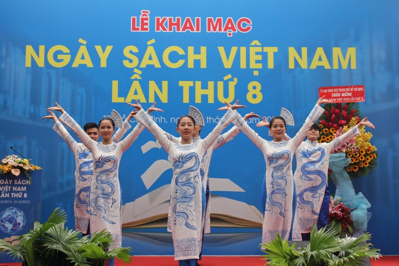 Nhà văn Nguyễn Nhật Ánh không giao lưu trong lễ hội sách - ảnh 5