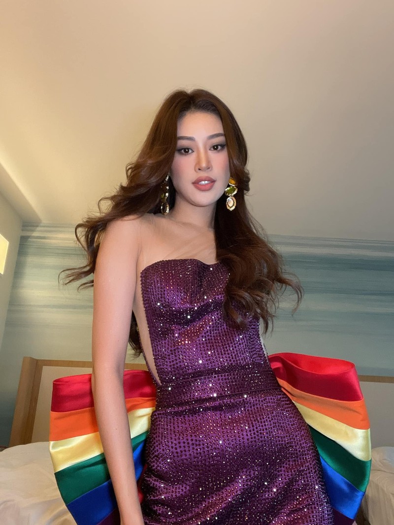 Hoa hậu Khánh Vân diện váy lấy cảm hứng từ cộng đồng LGBT - ảnh 1