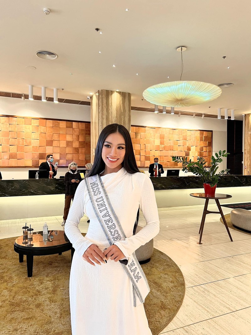 Miss Universe: Kim Duyên mặc áo dài trắng thăm 'Bức tường than khóc' tại Israel - ảnh 4