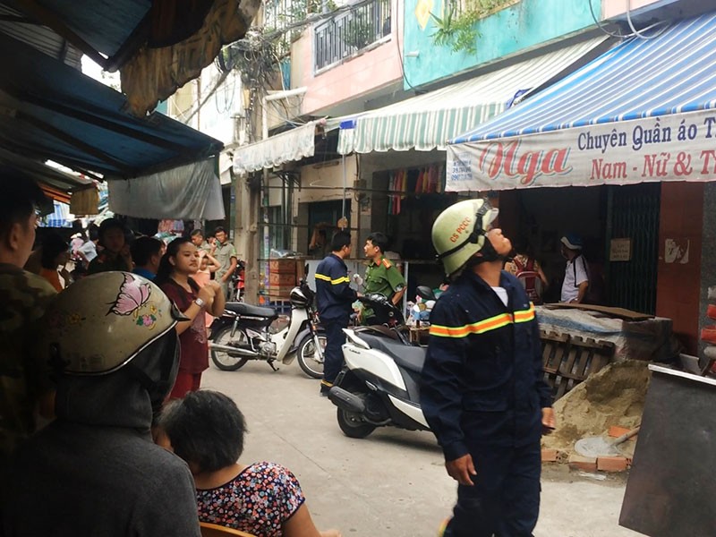 Cháy nhà gần chợ Võ Thành Trang, cụ bà 80 thoát nạn - ảnh 2