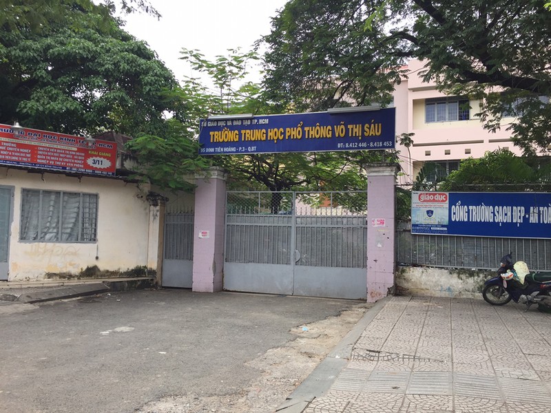 Nhà trường nói gì vụ học sinh bị CSCĐ lên gối? - ảnh 1