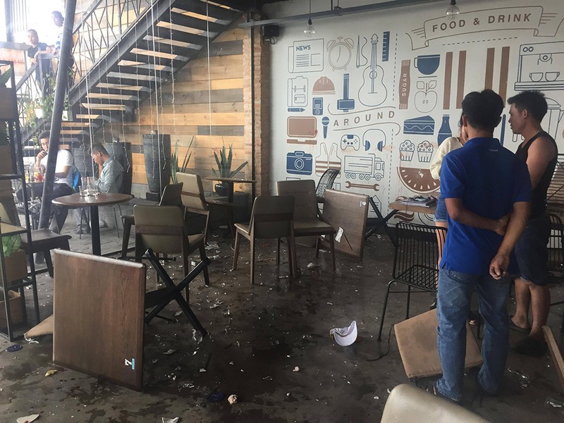 20 thanh niên hỗn chiến trong quán cà phê ở Thủ Đức - ảnh 1