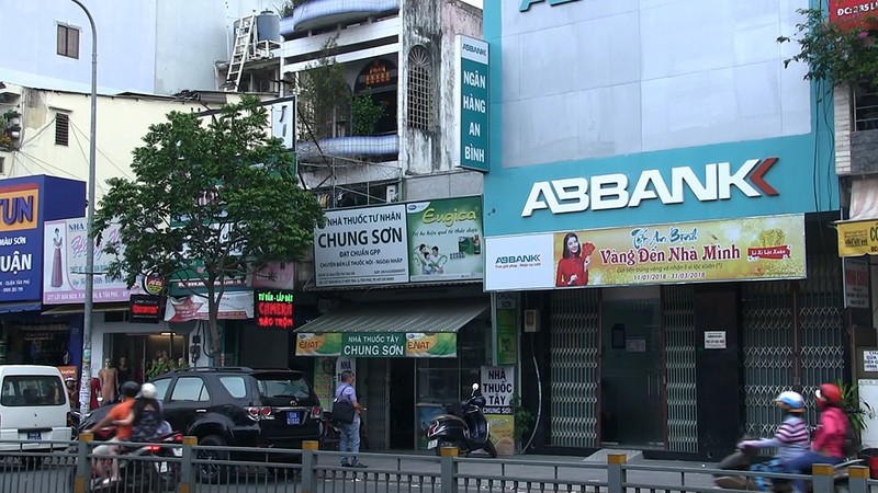 Nghi án cướp ngân hàng ở Tân Phú - ảnh 2