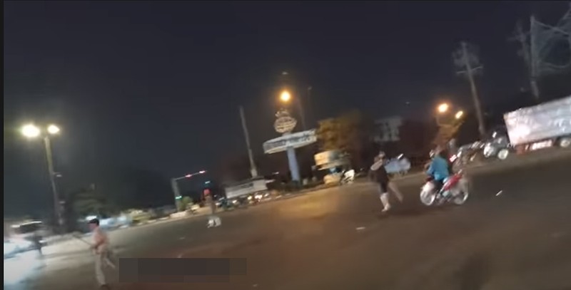 Ô tô chở người quay phim CSGT ở Bình Tân bị chém vỡ đèn - ảnh 2