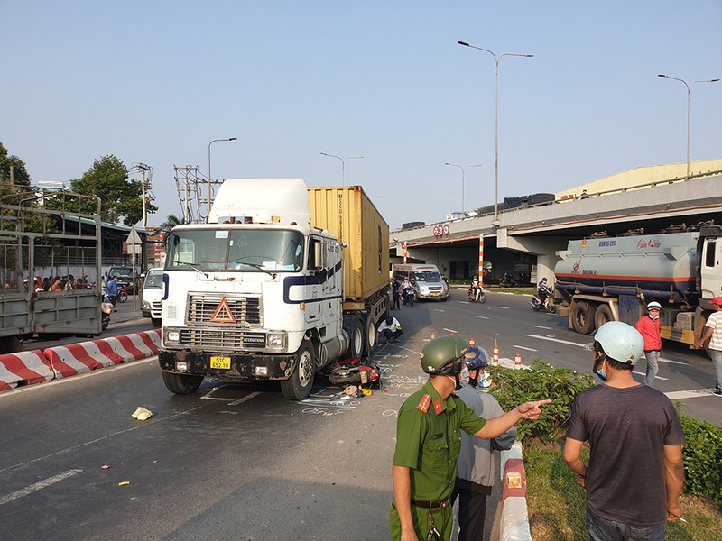 Container cán chết người đàn ông ở nút giao ‘tử thần’ An Sương - ảnh 1