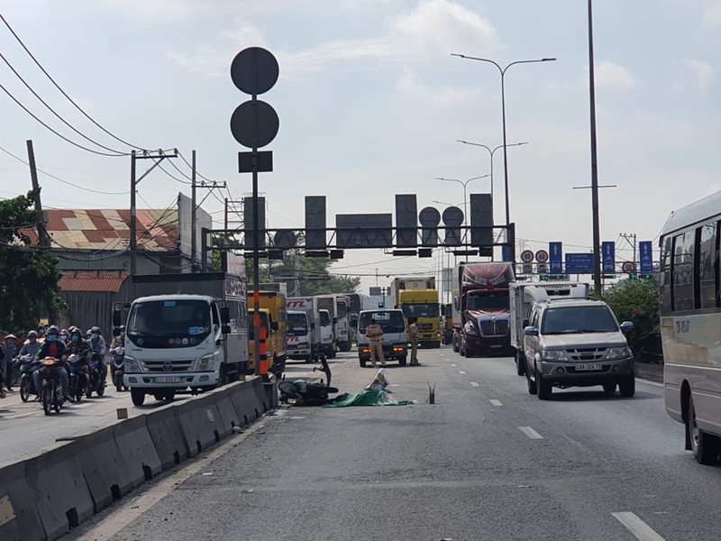 Va chạm xe ben, thanh niên bị cán tử vong trên Quốc lộ 1 - ảnh 2