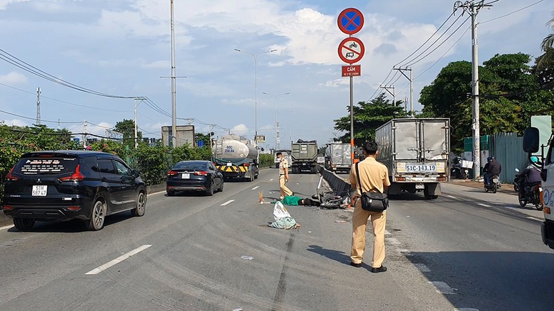 Va chạm xe ben, thanh niên bị cán tử vong trên Quốc lộ 1 - ảnh 1