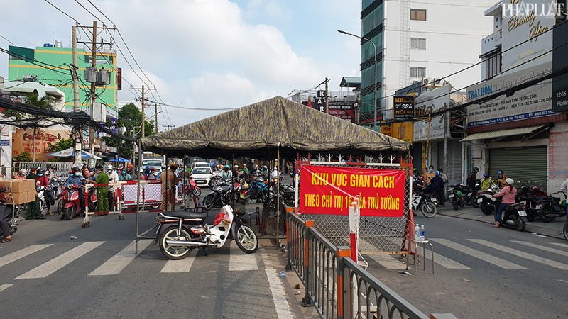 Các chốt ở Gò Vấp có lúc phải 'xả trạm' do ùn ứ kéo dài - ảnh 17