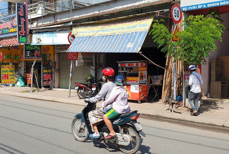 Thêm một vụ vờ mua 7 bánh Hamburger để dàn cảnh trộm điện thoại - ảnh 4