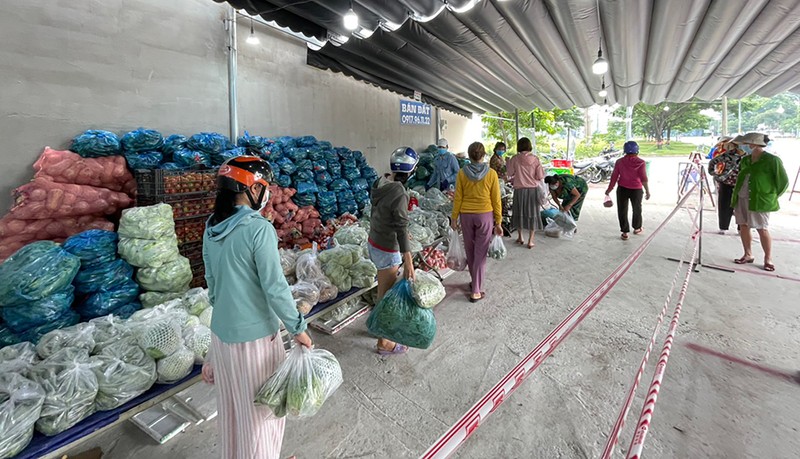 UBND phường tổ chức 'siêu thị' bình ổn, bán giá gốc ở quận 12 - ảnh 15