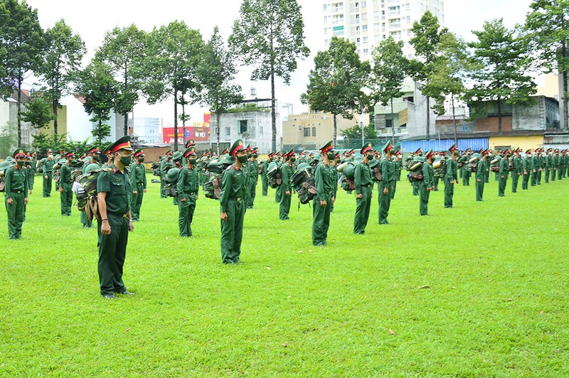 Bộ Tư lệnh TP.HCM xuất quân cùng công an trực chốt, chống dịch - ảnh 5