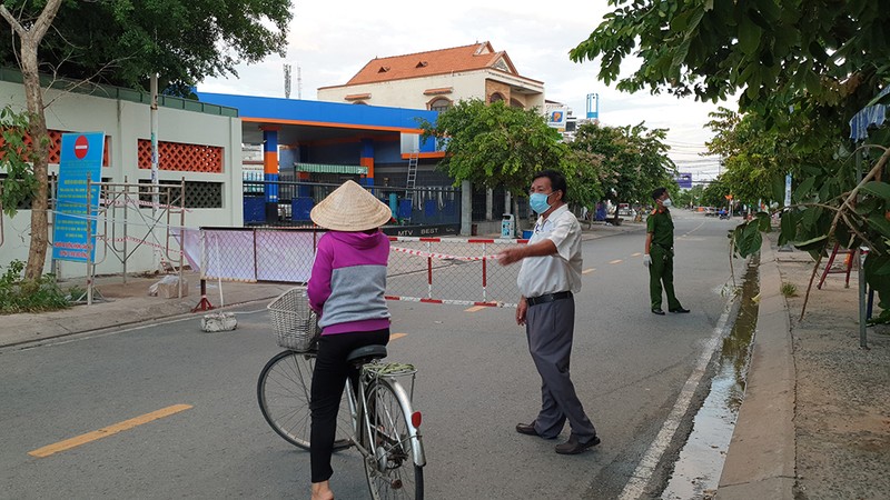 Ghi nhanh: Đêm đầu tiên ở TP.HCM 'sau 18 giờ' - ảnh 1