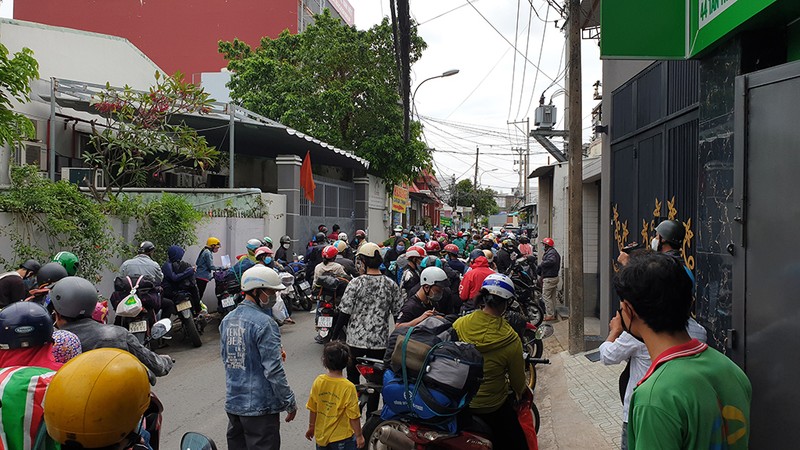 Hàng ngàn người dân rời TP.HCM về quê đều buộc phải quay lại - ảnh 17