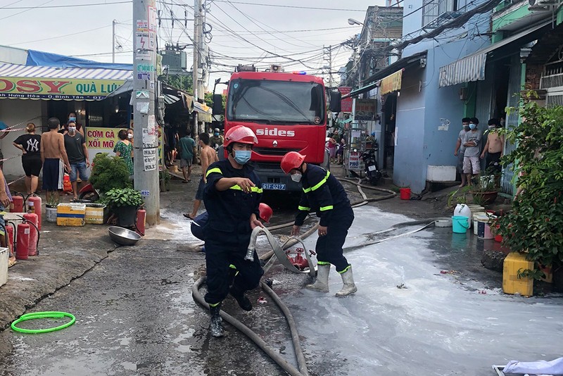 Cháy nhà ở quận Bình Tân, một người chết  - ảnh 3