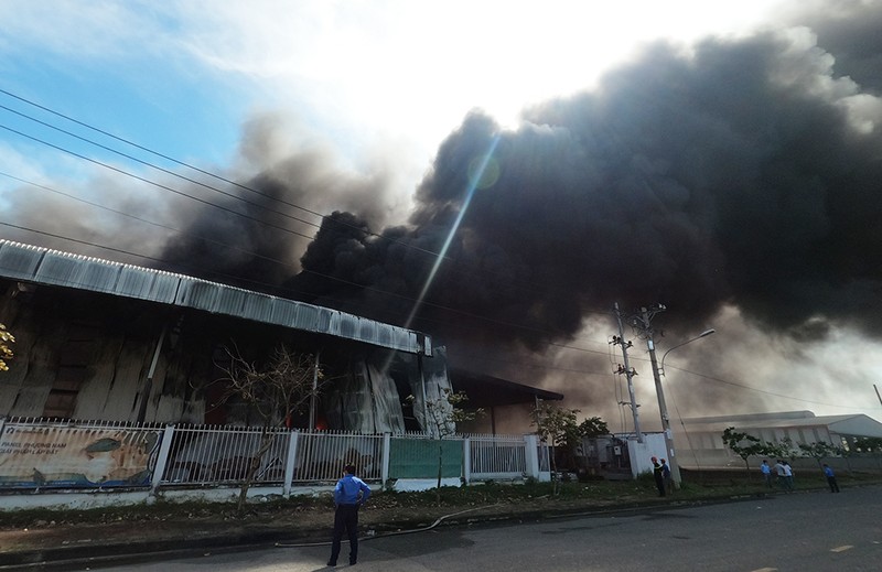 Cháy dữ dội sau tiếng nổ lớn ở KCN Tân Phú Trung - ảnh 6