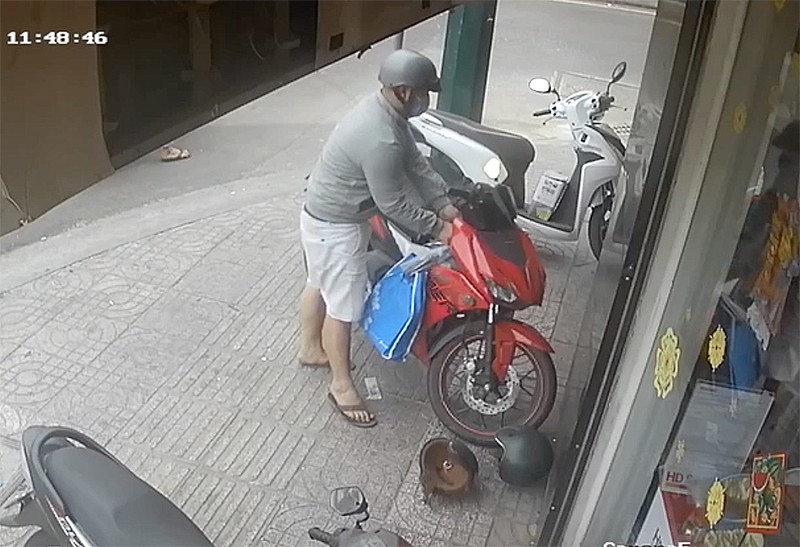 Trộm xe máy táo tợn ở Gò Vấp  - ảnh 1