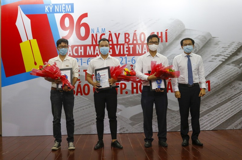 Trao 7 giải báo chí TP.HCM năm 2021 cho báo Pháp Luật TP.HCM - ảnh 3