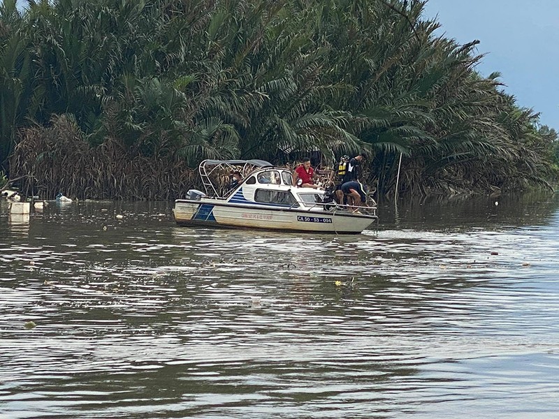 Quận 8: Lặn tìm người để lại xe đạp trên cầu Tạ Quang Bửu rồi mất tích - ảnh 1