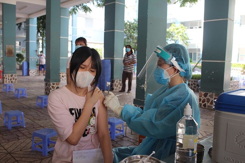 Phú Nhuận tiêm vắc xin cho trẻ em không thuộc diện học sinh tại các trường - ảnh 7