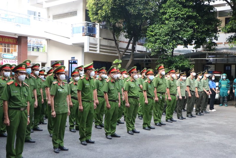 Bình Thạnh xử lý hàng loạt vi phạm trong ngày đầu cao điểm trấn áp tội phạm - ảnh 1