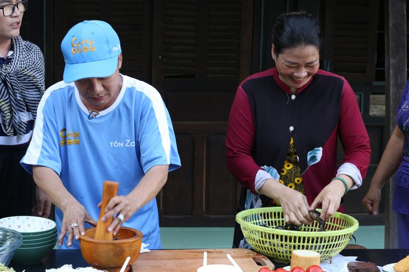 Nghệ sĩ Minh Nhí chạy đến 'tụt quần' được Vũ Hà ra tay cứu - ảnh 5