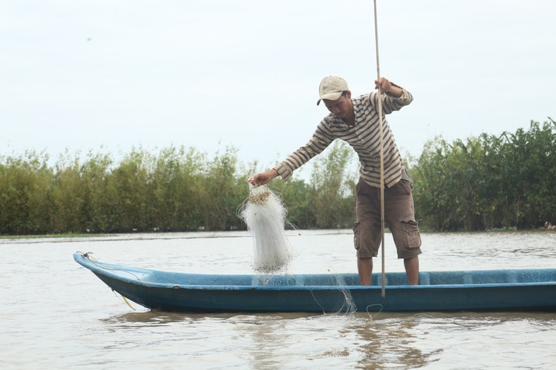 Nghệ sĩ Minh Nhí chạy đến 'tụt quần' được Vũ Hà ra tay cứu - ảnh 1