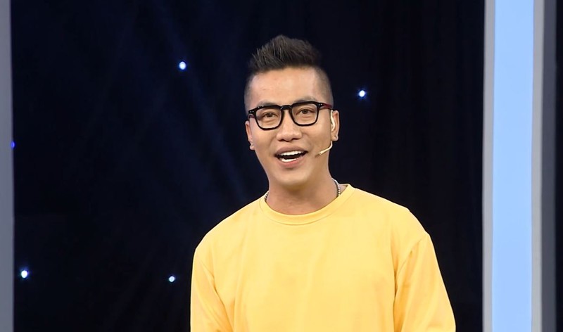 Bố hát karaoke ru con ngủ khiến Hoàng Rapper cười 'té ghế' - ảnh 4