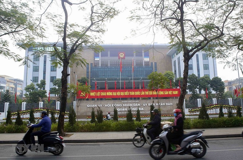 Chùm ảnh: Hà Nội rực rỡ cờ hoa chào mừng Đại hội XIII của Đảng - ảnh 2