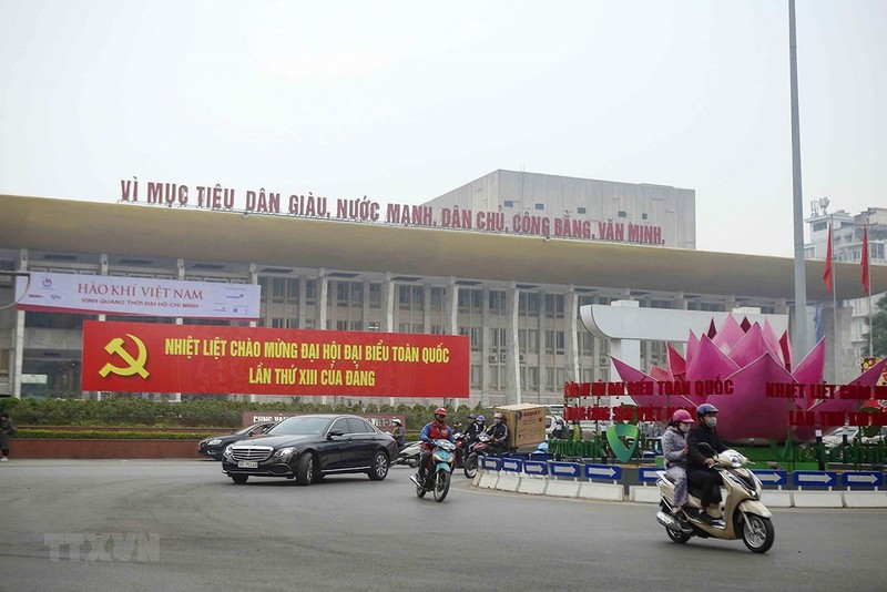 Chùm ảnh: Hà Nội rực rỡ cờ hoa chào mừng Đại hội XIII của Đảng - ảnh 5