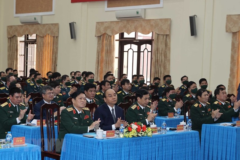 Thủ tướng Nguyễn Xuân Phúc thăm Sư đoàn Phòng không 361 - ảnh 1