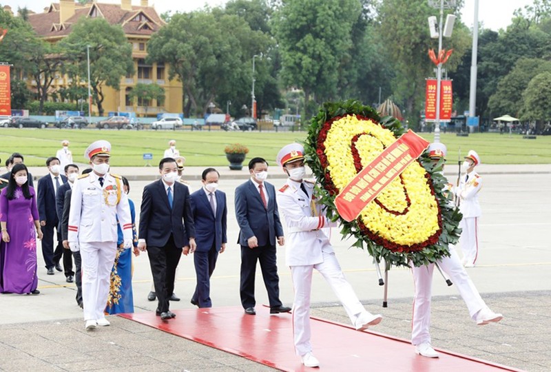 Chùm ảnh: Lãnh đạo Đảng, Nhà nước vào Lăng viếng Bác - ảnh 8