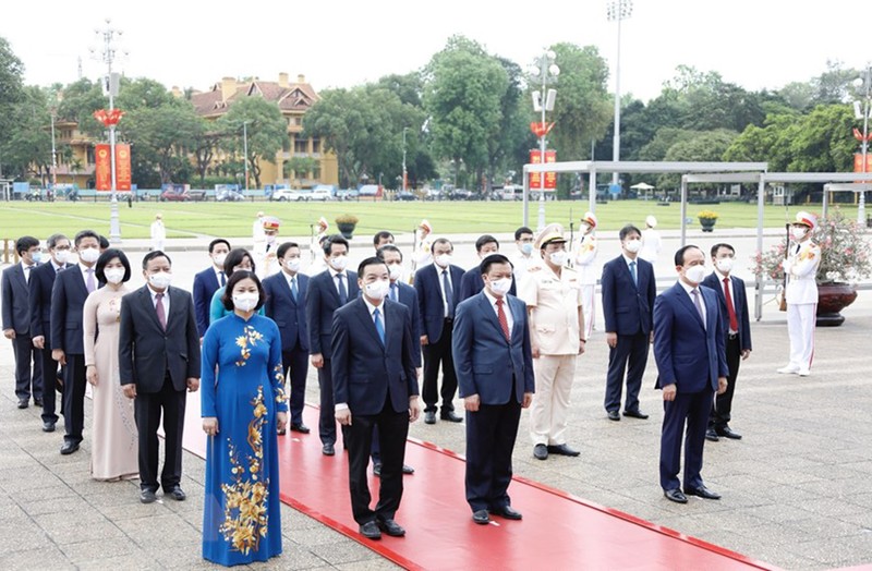 Chùm ảnh: Lãnh đạo Đảng, Nhà nước vào Lăng viếng Bác - ảnh 9