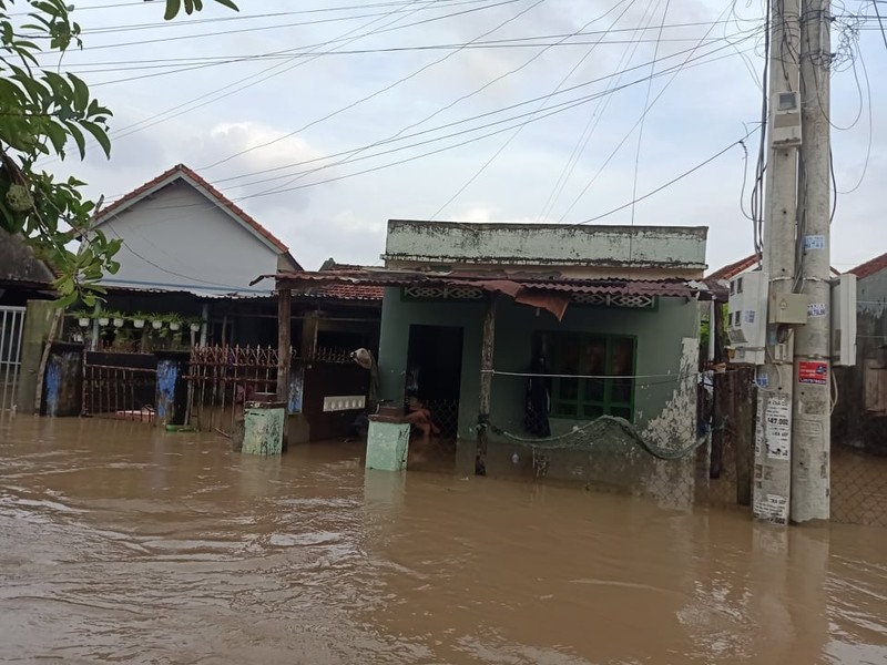 Cập nhật lũ lịch sử ở Phú Yên: 4 người chết, gần 30.000 căn nhà bị ngập - ảnh 2