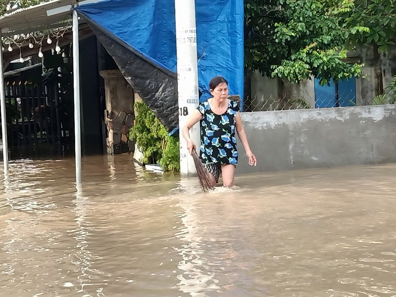 Cập nhật lũ lịch sử ở Phú Yên: 4 người chết, gần 30.000 căn nhà bị ngập - ảnh 12