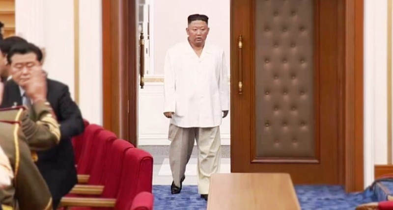 Người dân Triều Tiên đau lòng trước dáng vẻ ‘tiều tụy’ của ông Kim Jong-un - ảnh 2