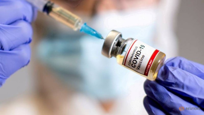 Malaysia điều tra cáo buộc nhân viên y tế dùng ống vaccine rỗng tiêm cho dân - ảnh 1