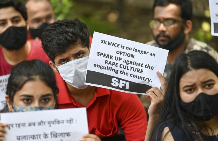 Ấn Độ: 4 người đàn ông đối mặt án tử vì hãm hiếp và sát hại bé gái 9 tuổi - ảnh 2