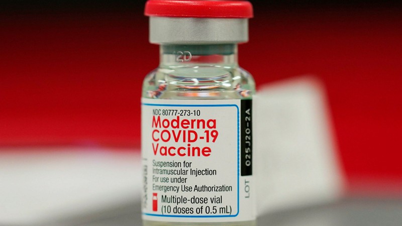 Ủy ban tư vấn FDA Mỹ ủng hộ tiêm mũi bổ sung vaccine Moderna cho người lớn tuổi - ảnh 1