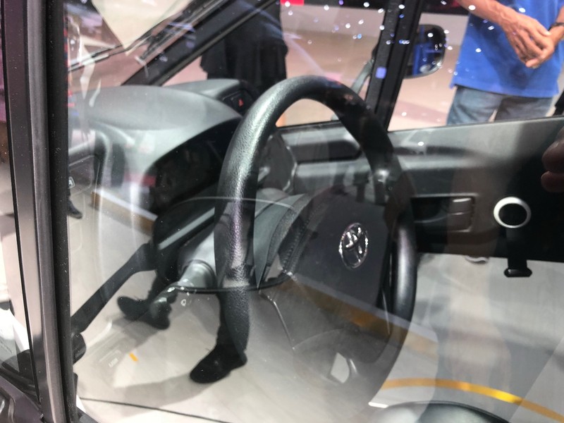 'Độc, lạ' chiếc xe điện 3 bánh I-Road tại triển lãm ô tô 2018 - ảnh 4